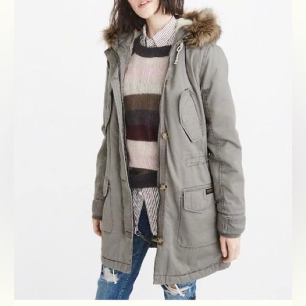 Abercrombie & Fitch Size XS Faux Fur Trim Hood Utility Parka Jacket